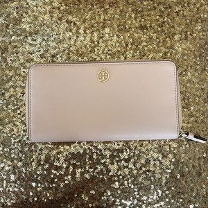 Tory Burch Robinson zip continental wallet NWT